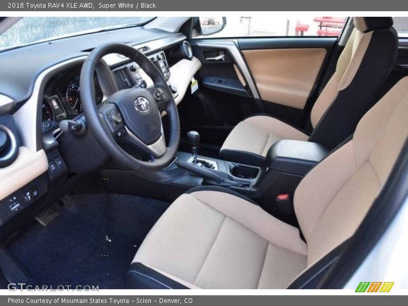 Super White / Black 2018 Toyota RAV4 XLE AWD
