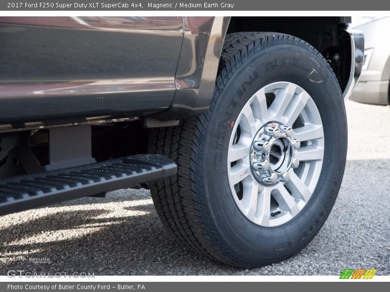 Magnetic / Medium Earth Gray 2017 Ford F250 Super Duty XLT SuperCab 4x4
