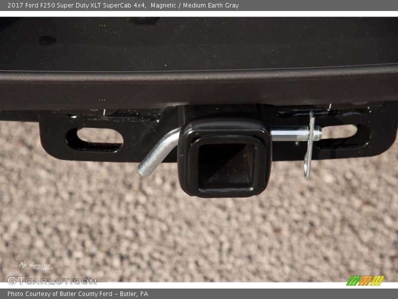 Magnetic / Medium Earth Gray 2017 Ford F250 Super Duty XLT SuperCab 4x4