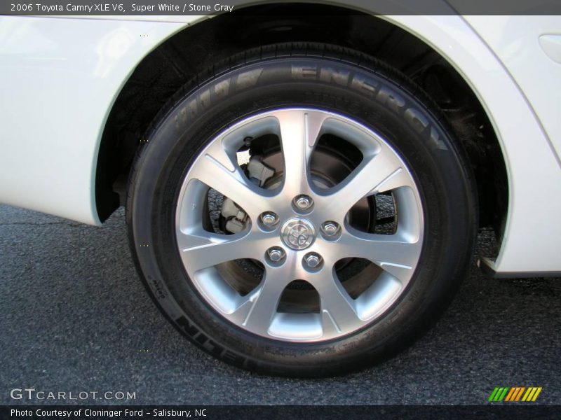 Super White / Stone Gray 2006 Toyota Camry XLE V6