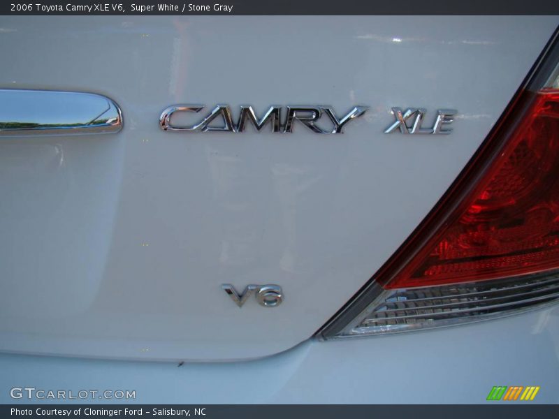Super White / Stone Gray 2006 Toyota Camry XLE V6