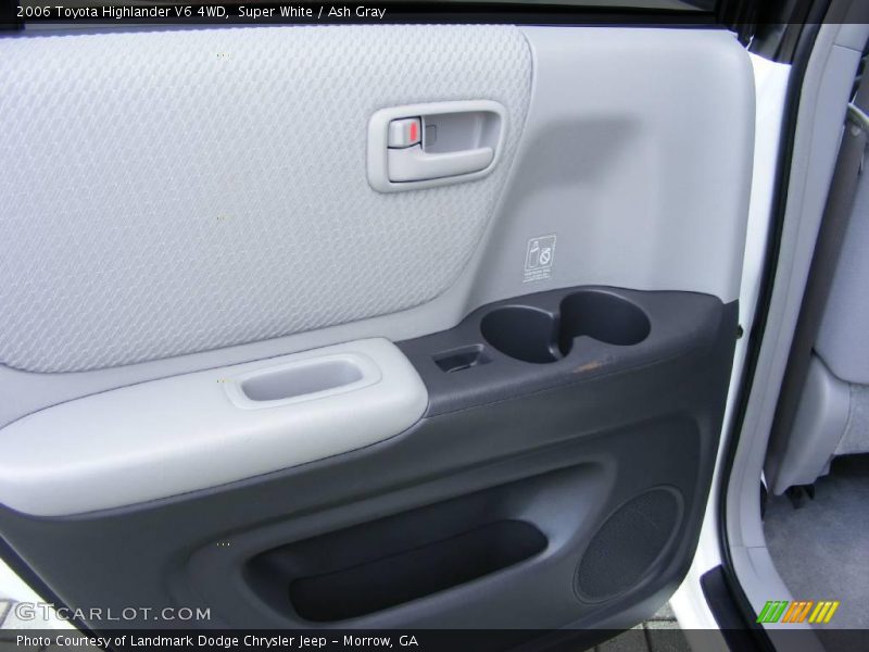Super White / Ash Gray 2006 Toyota Highlander V6 4WD