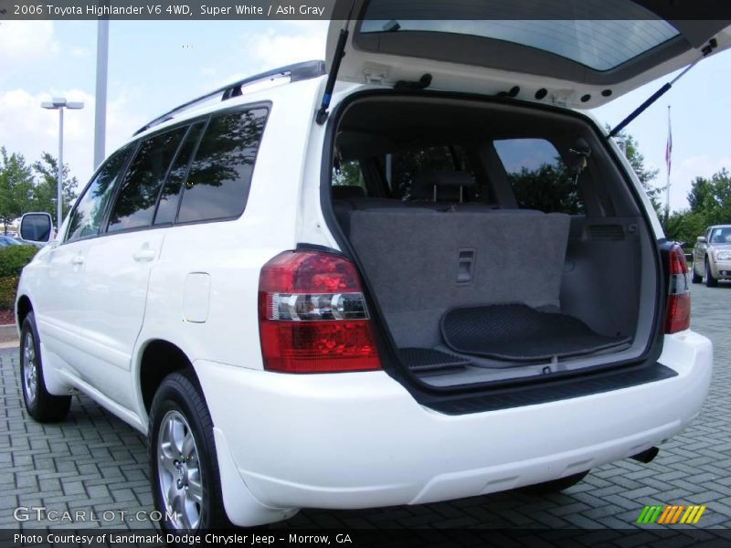 Super White / Ash Gray 2006 Toyota Highlander V6 4WD
