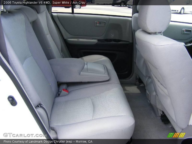Super White / Ash Gray 2006 Toyota Highlander V6 4WD