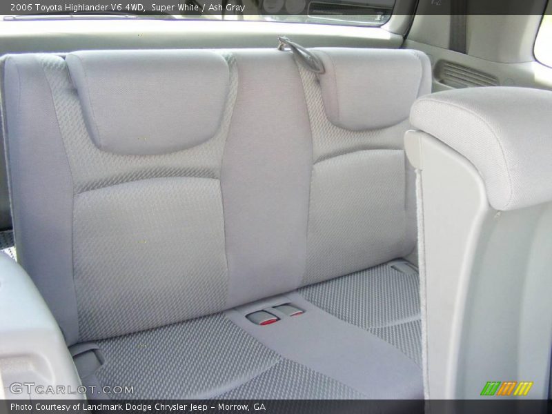 Super White / Ash Gray 2006 Toyota Highlander V6 4WD