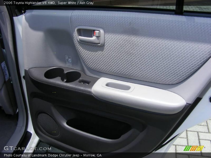 Super White / Ash Gray 2006 Toyota Highlander V6 4WD
