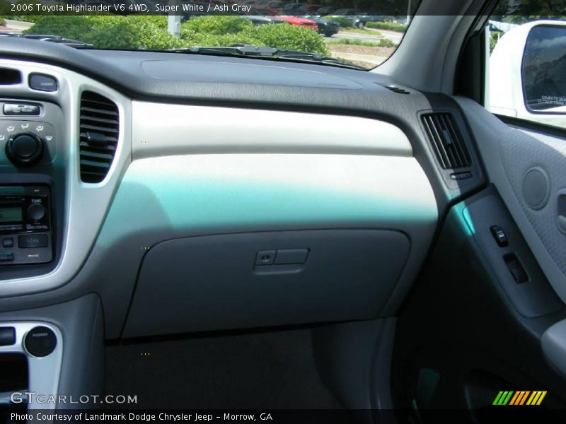 Super White / Ash Gray 2006 Toyota Highlander V6 4WD