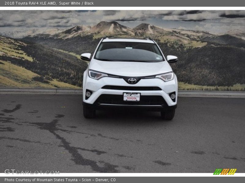 Super White / Black 2018 Toyota RAV4 XLE AWD