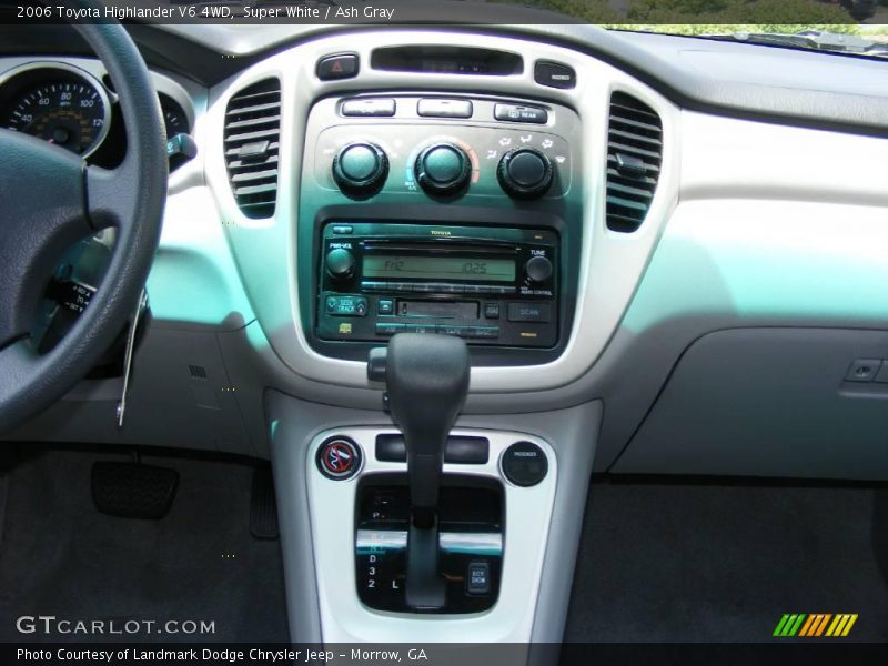 Super White / Ash Gray 2006 Toyota Highlander V6 4WD
