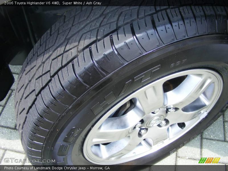Super White / Ash Gray 2006 Toyota Highlander V6 4WD