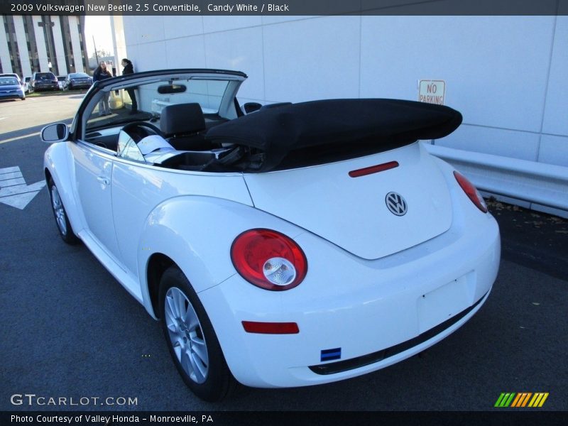 Candy White / Black 2009 Volkswagen New Beetle 2.5 Convertible