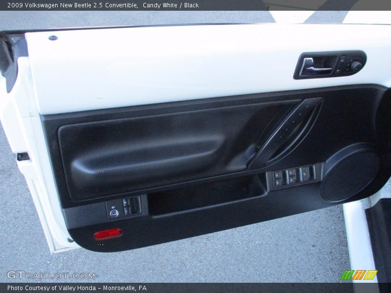 Candy White / Black 2009 Volkswagen New Beetle 2.5 Convertible