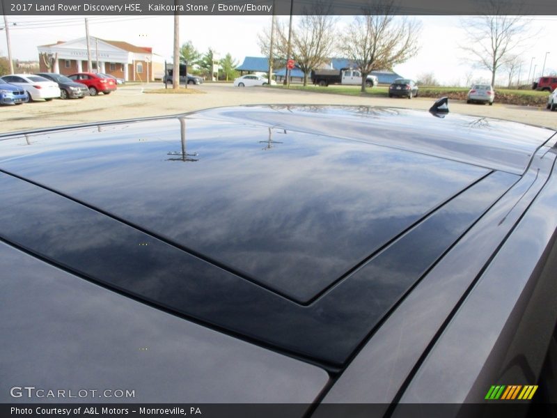 Kaikoura Stone / Ebony/Ebony 2017 Land Rover Discovery HSE