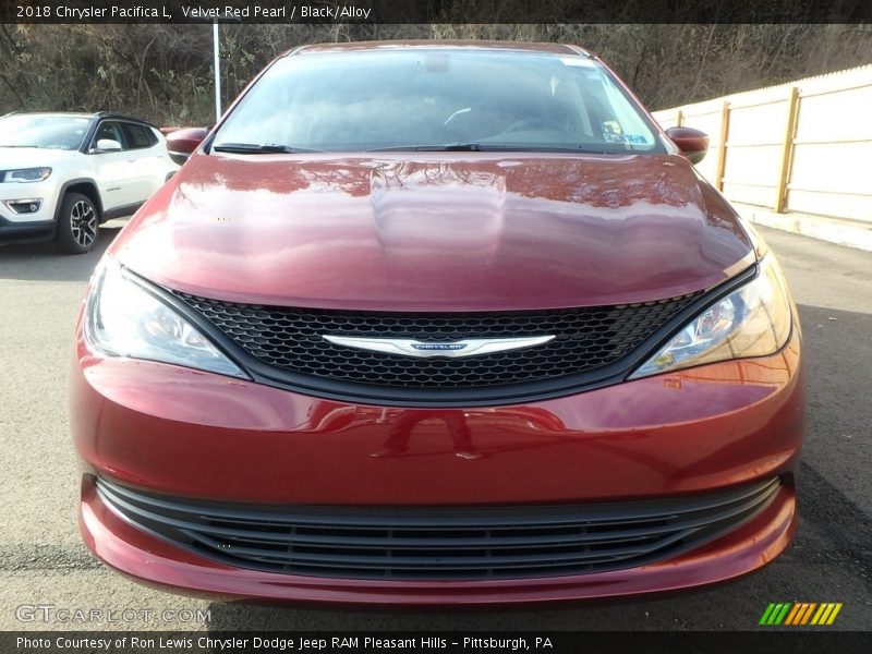 Velvet Red Pearl / Black/Alloy 2018 Chrysler Pacifica L