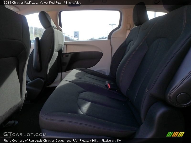 Velvet Red Pearl / Black/Alloy 2018 Chrysler Pacifica L