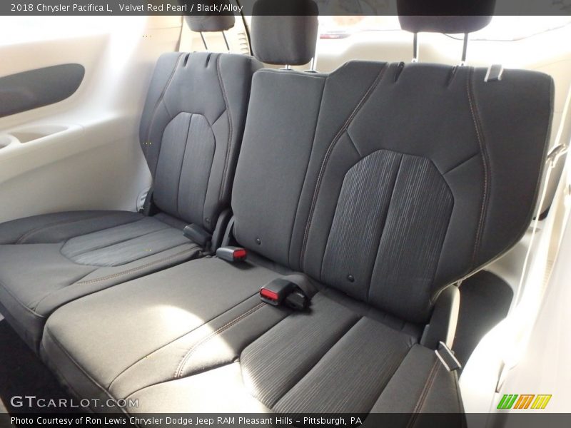 Velvet Red Pearl / Black/Alloy 2018 Chrysler Pacifica L