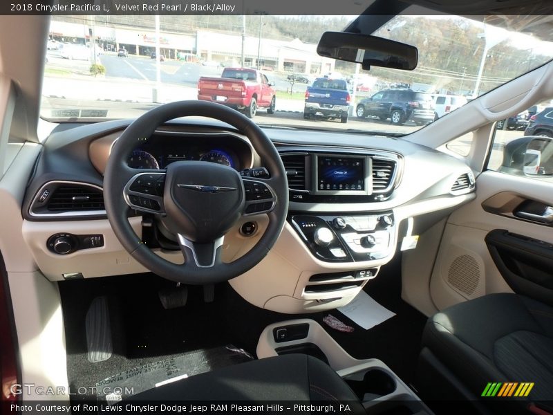 Velvet Red Pearl / Black/Alloy 2018 Chrysler Pacifica L