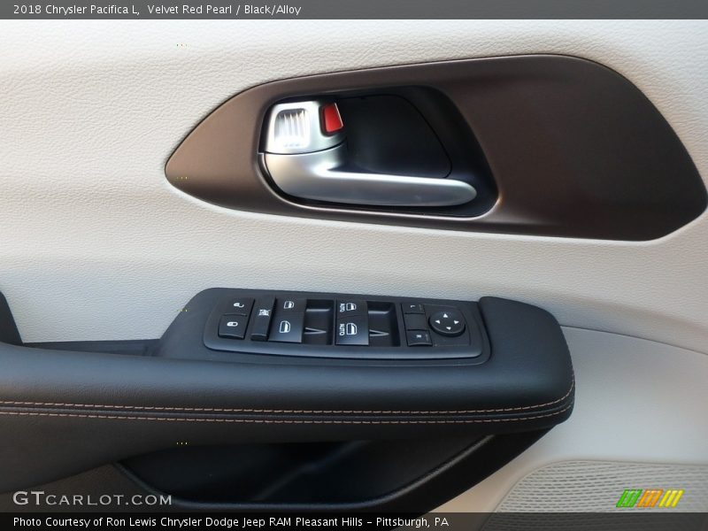 Velvet Red Pearl / Black/Alloy 2018 Chrysler Pacifica L