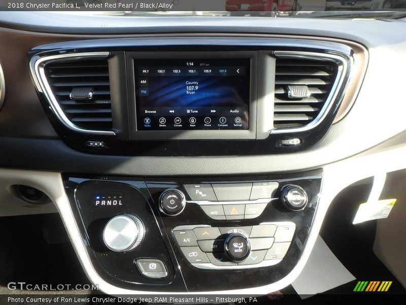 Velvet Red Pearl / Black/Alloy 2018 Chrysler Pacifica L