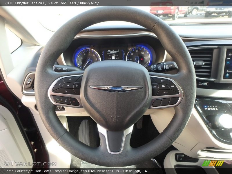 Velvet Red Pearl / Black/Alloy 2018 Chrysler Pacifica L