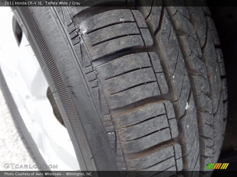 Taffeta White / Gray 2011 Honda CR-V SE