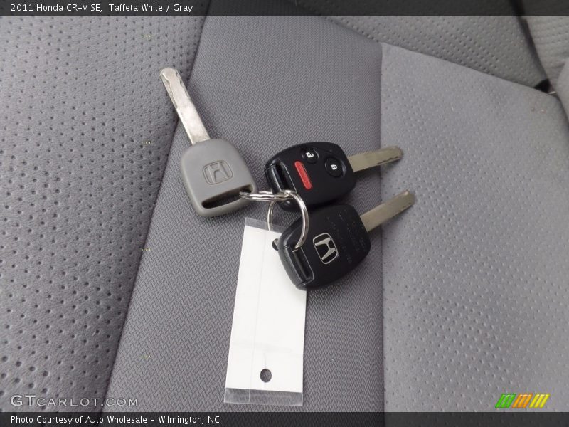 Taffeta White / Gray 2011 Honda CR-V SE