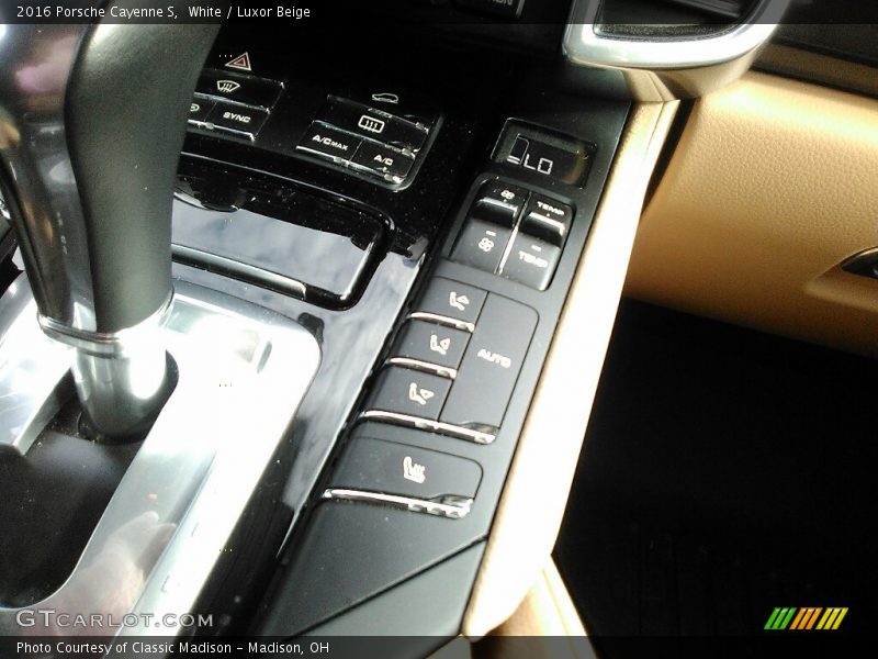 White / Luxor Beige 2016 Porsche Cayenne S