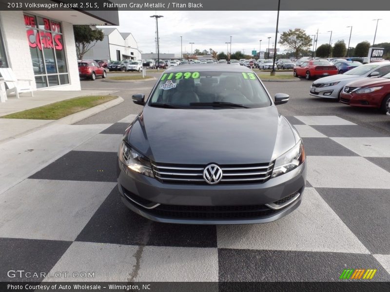 Platinum Gray Metallic / Titan Black 2013 Volkswagen Passat 2.5L S