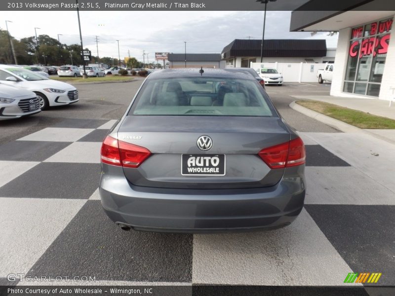 Platinum Gray Metallic / Titan Black 2013 Volkswagen Passat 2.5L S