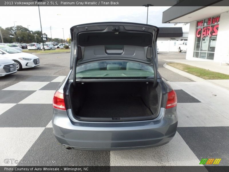 Platinum Gray Metallic / Titan Black 2013 Volkswagen Passat 2.5L S