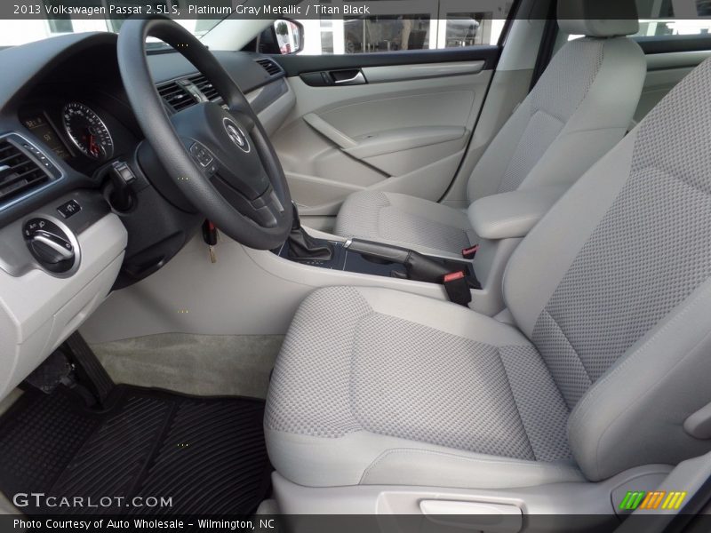Platinum Gray Metallic / Titan Black 2013 Volkswagen Passat 2.5L S