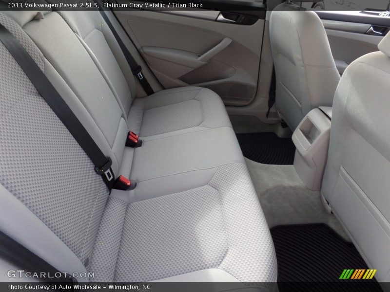 Platinum Gray Metallic / Titan Black 2013 Volkswagen Passat 2.5L S
