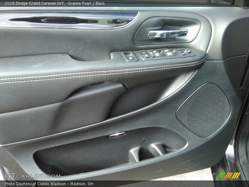 Granite Pearl / Black 2018 Dodge Grand Caravan SXT