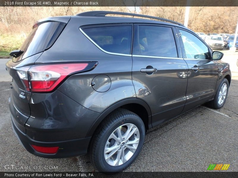 Magnetic / Charcoal Black 2018 Ford Escape SE 4WD