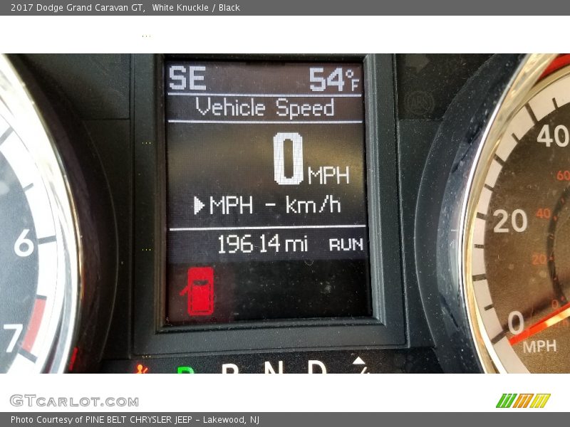 White Knuckle / Black 2017 Dodge Grand Caravan GT