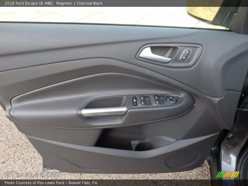 Magnetic / Charcoal Black 2018 Ford Escape SE 4WD