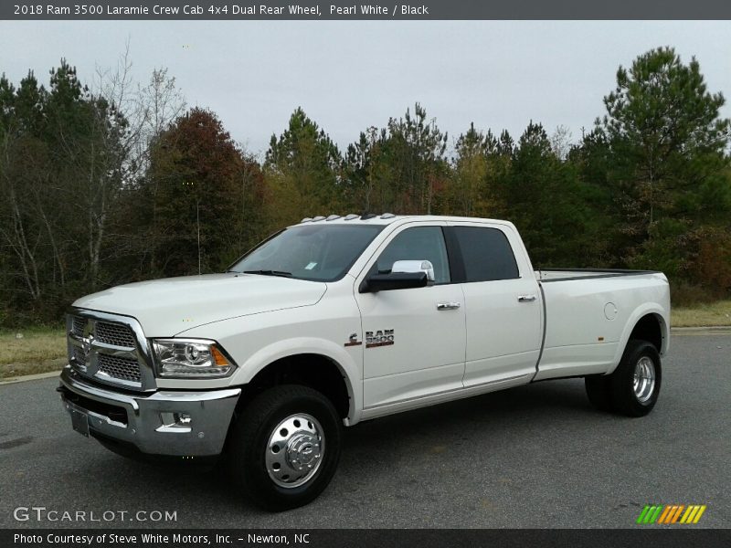 Front 3/4 View of 2018 3500 Laramie Crew Cab 4x4 Dual Rear Wheel