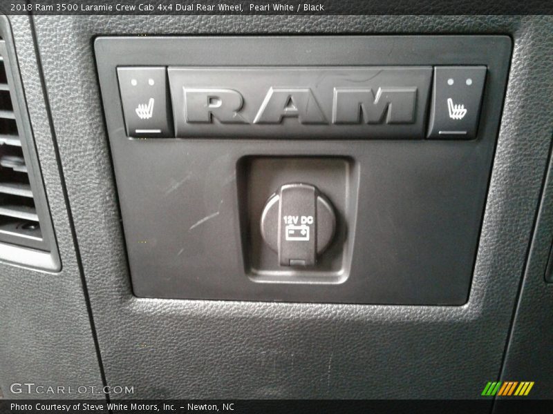 Pearl White / Black 2018 Ram 3500 Laramie Crew Cab 4x4 Dual Rear Wheel