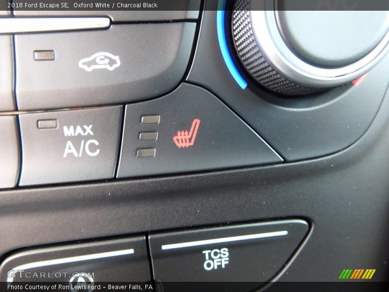 Oxford White / Charcoal Black 2018 Ford Escape SE