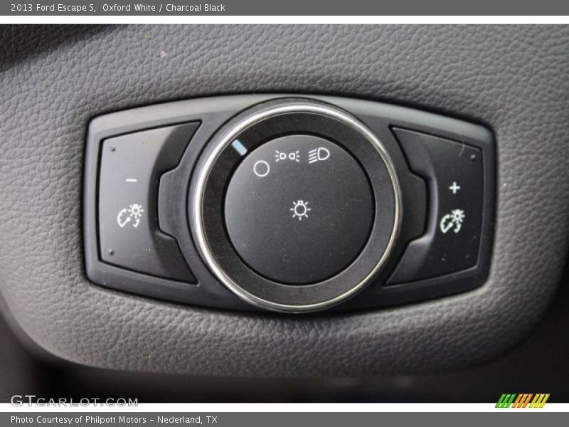 Oxford White / Charcoal Black 2013 Ford Escape S