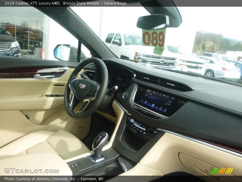 Bronze Dune Metallic / Sahara Beige 2018 Cadillac XT5 Luxury AWD