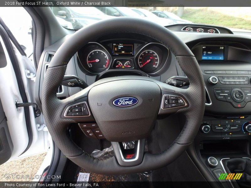 Oxford White / Charcoal Black 2018 Ford Focus ST Hatch