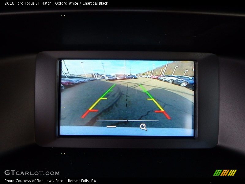 Oxford White / Charcoal Black 2018 Ford Focus ST Hatch