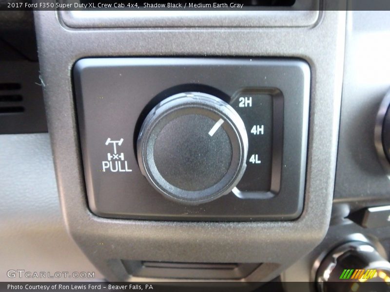 Shadow Black / Medium Earth Gray 2017 Ford F350 Super Duty XL Crew Cab 4x4