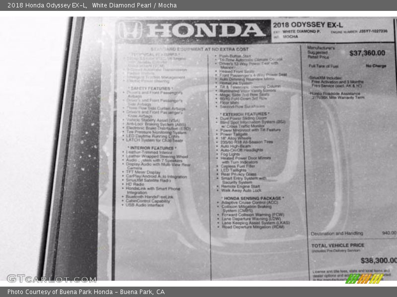 White Diamond Pearl / Mocha 2018 Honda Odyssey EX-L