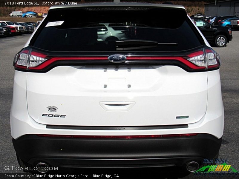 Oxford White / Dune 2018 Ford Edge SE