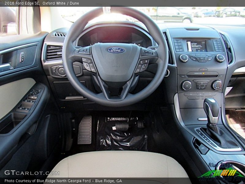 Oxford White / Dune 2018 Ford Edge SE