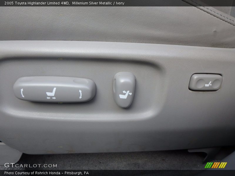 Millenium Silver Metallic / Ivory 2005 Toyota Highlander Limited 4WD