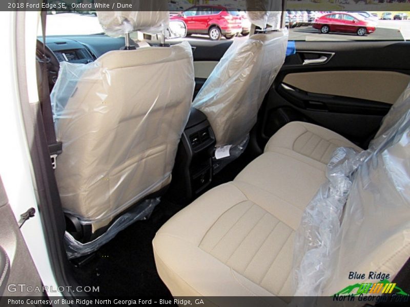 Oxford White / Dune 2018 Ford Edge SE