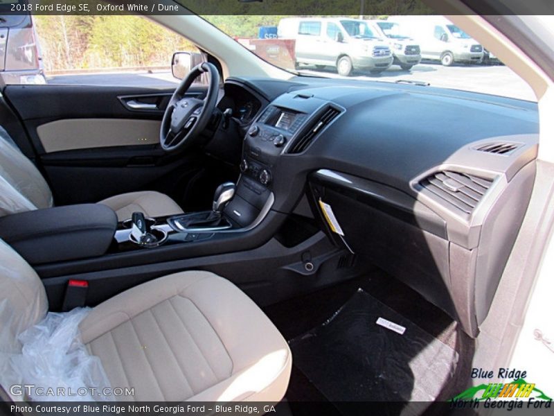 Oxford White / Dune 2018 Ford Edge SE